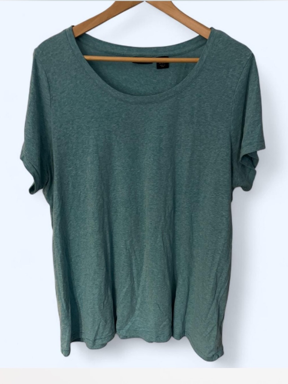 Tahari Scoop Neck Short Sleeve Tee in Teal Green